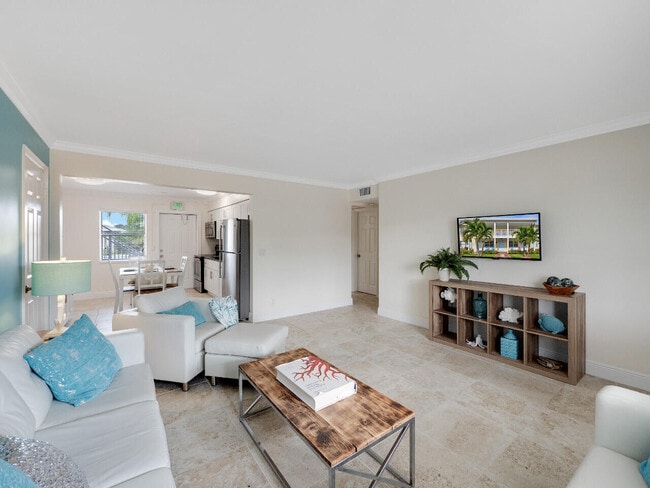 Building Photo - 1236 Beach Rd