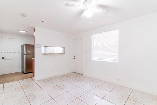 Building Photo - 2 bedroom in Hollywood FL 33021