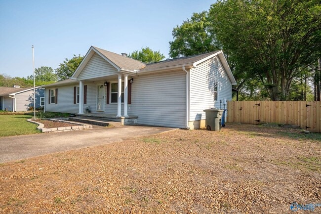 Building Photo - 912 Mountain Gap Rd SE