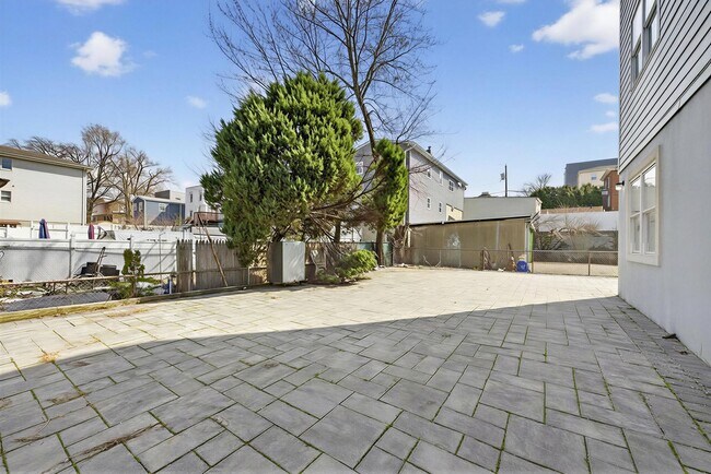 Building Photo - 1432 46th St