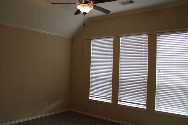 Building Photo - 21911 Avalon Queen Dr