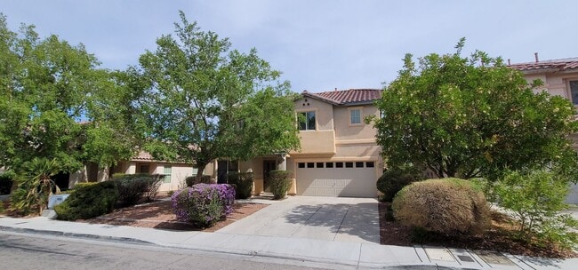 Building Photo - Beautiful former Model Home located near S...