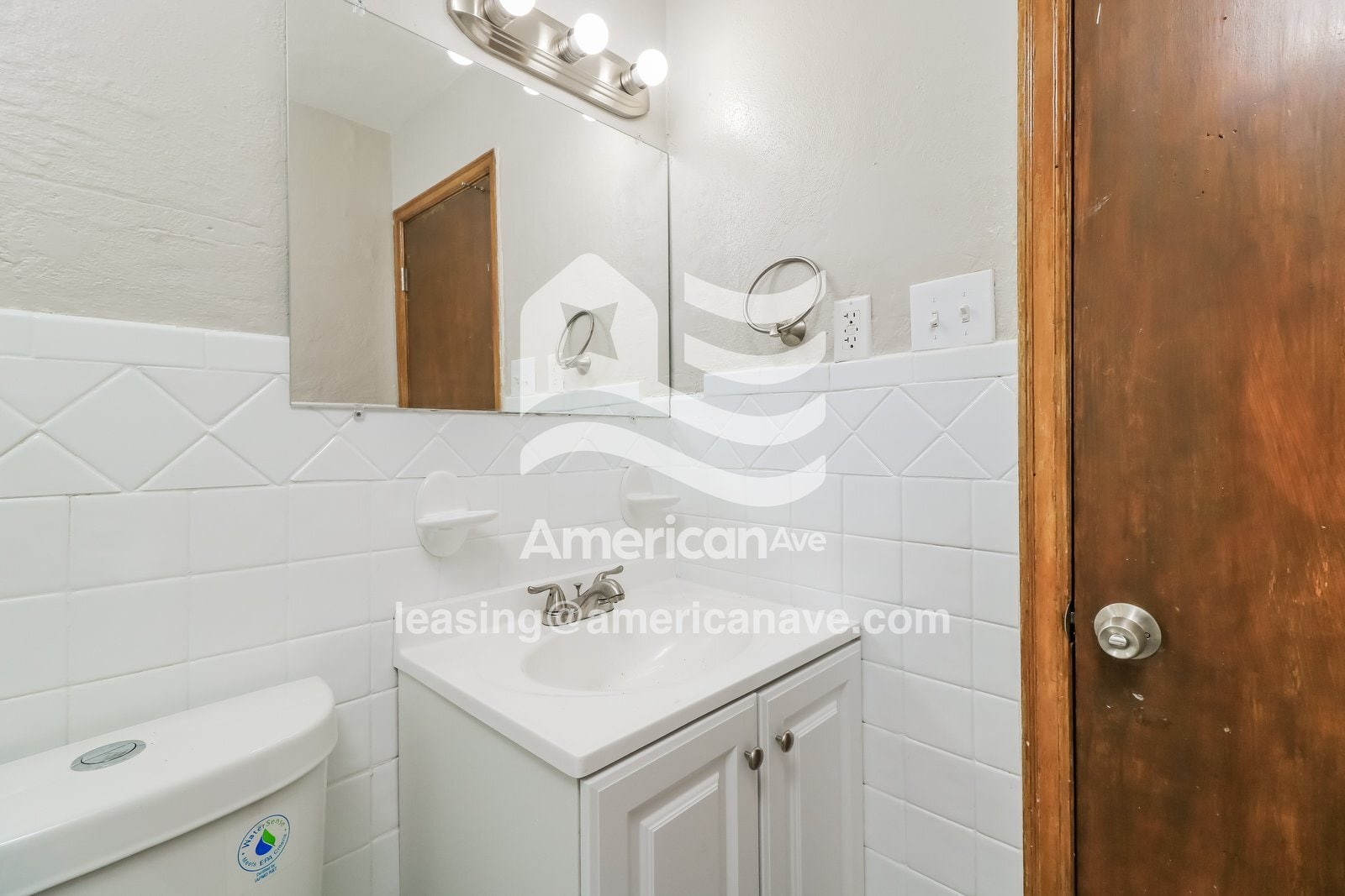 Building Photo - 4422 June Ave