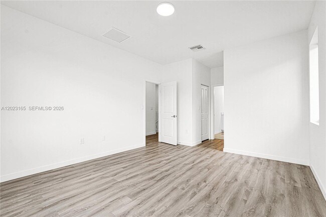Building Photo - 22555 SW 125th Ave