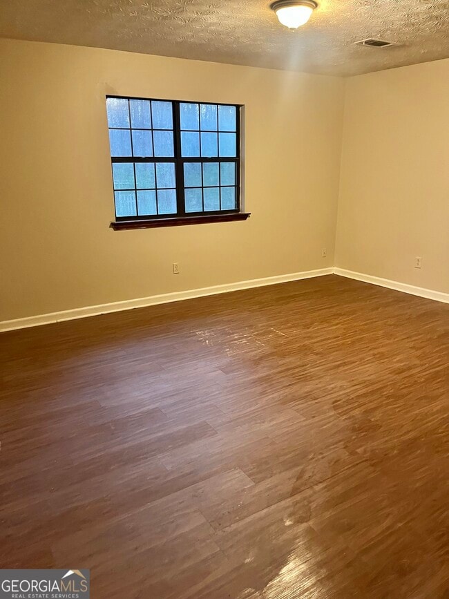 Building Photo - 566 Brookfield Way