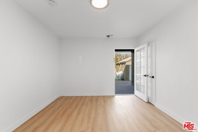 Building Photo - 2522 Armacost Ave