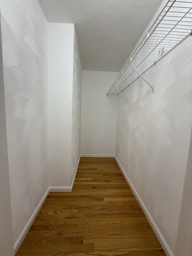 Building Photo - 5 Kensington Park