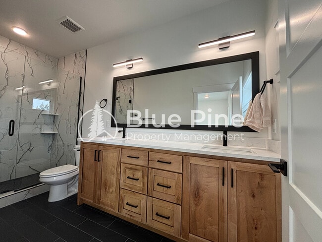 Building Photo - 1367 Latah Ave