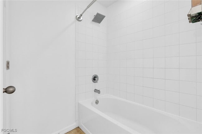 Building Photo - 1601 SW 12th Terrace