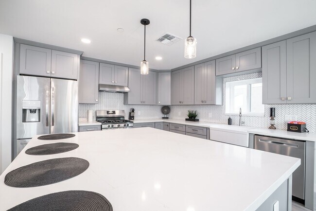 Building Photo - NO HOA Heated Pool-Gorgeous 3bed/2bath Home in Old Town Scottsdale