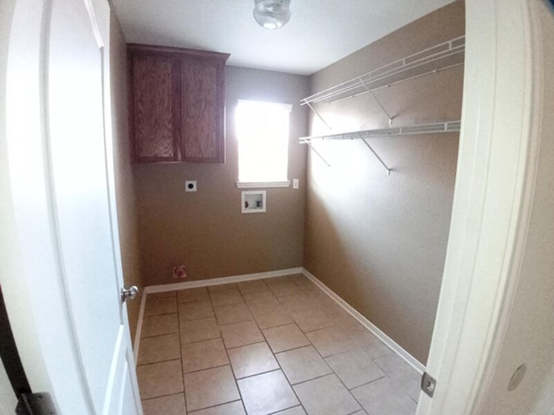 Building Photo - 3608 Dewitt County Ct