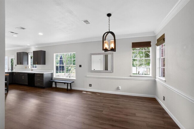 Building Photo - 8113 Willet Trail