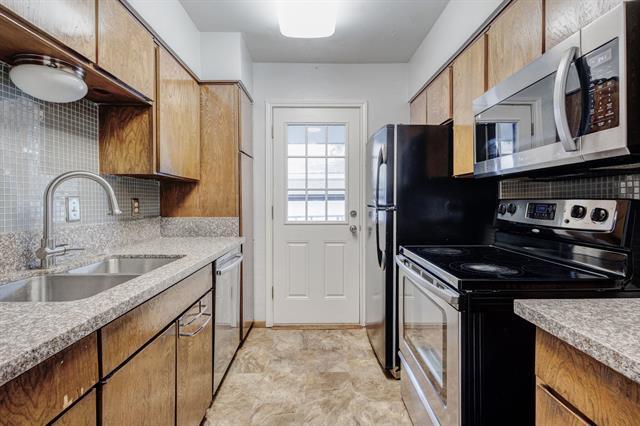 Building Photo - 12888 Montfort Dr