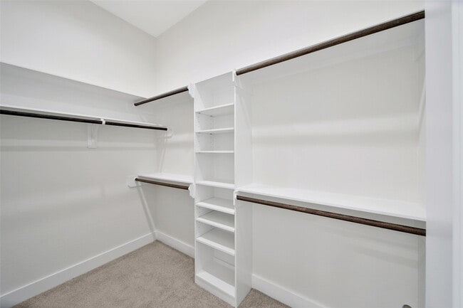 Building Photo - 7611 Athlone Dr