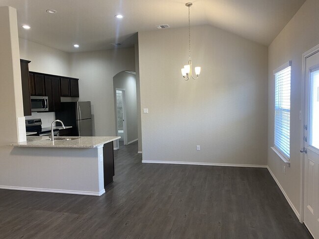 Building Photo - 3412-3414 Scott Circle