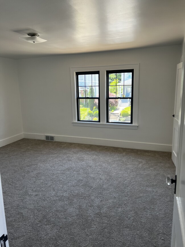 Master bedroom - 1111 Ridge Ave