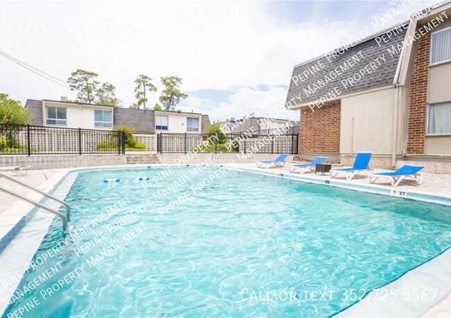 Building Photo - 1700 SW 16th Ct