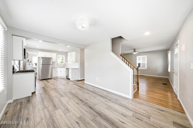 Building Photo - 535 Harris Pl