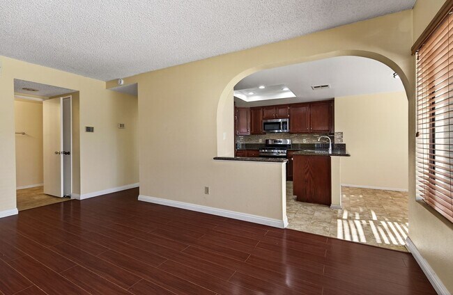 Building Photo - 3-Bedroom 2-Story Redlands Home with Big Backyard