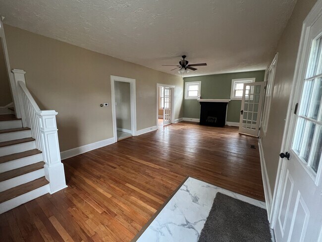 Building Photo - 1414 W Main St