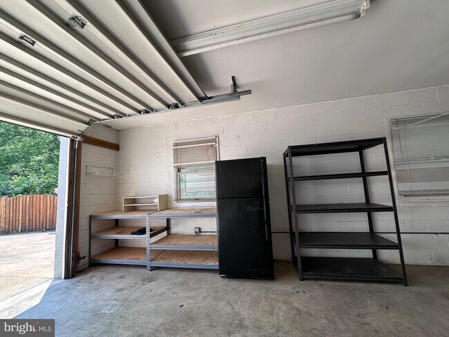 Building Photo - 4214 Evergreen Dr