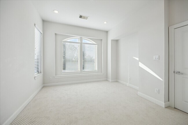 Building Photo - 1203 Bonner St