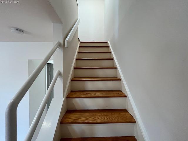 Building Photo - 25 S Norwood Rd