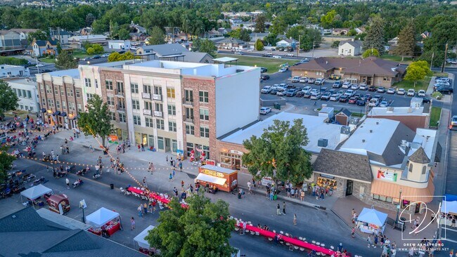 Building Photo - 67 S Main St