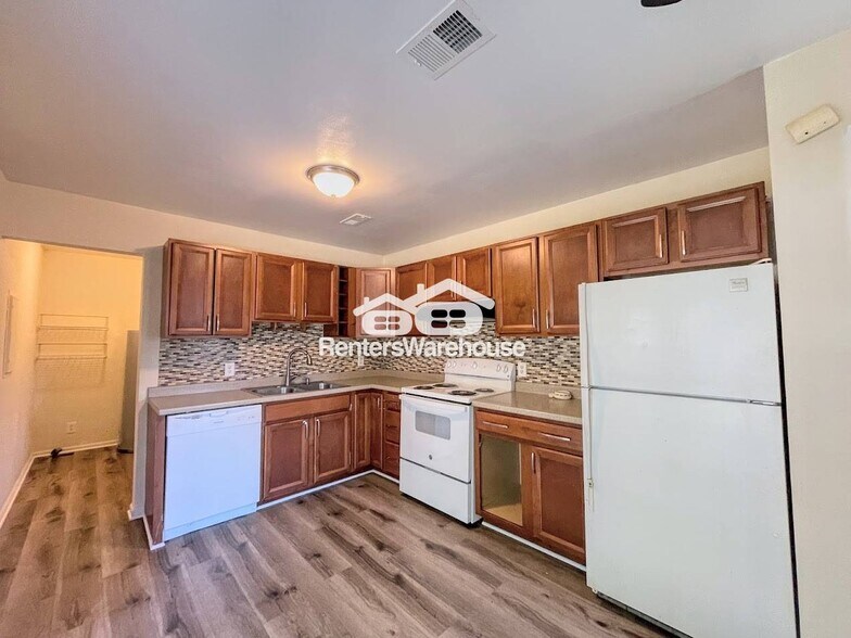 Building Photo - 3717 Cardinal Ln
