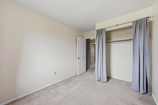 Building Photo - 3 Bed | 2.5 Bath Townhome in Wedgewood Estates – Available Now!