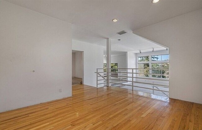Dining Room - 3520 Pansy Dr