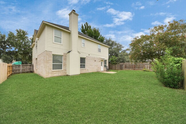 Building Photo - 9002 Sundown Dr