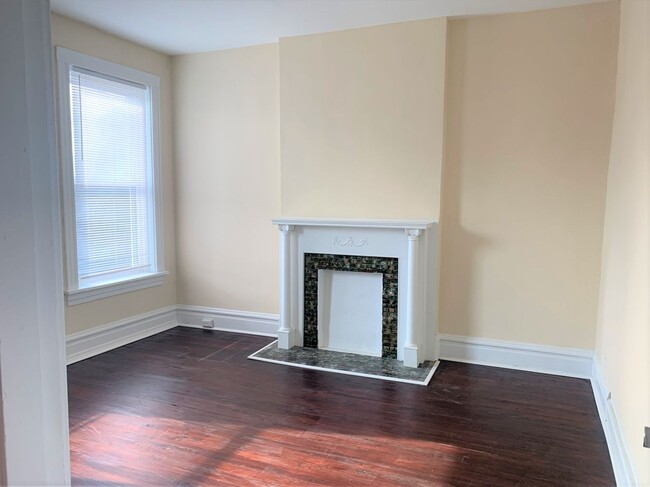 Building Photo - 1077 S Taylor Ave