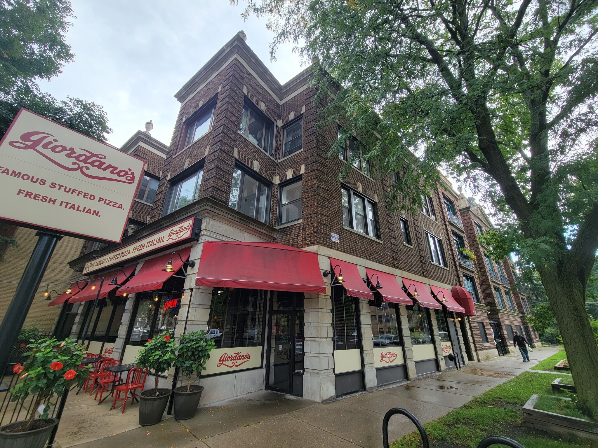 Building Photo - 1205 W Farwell Ave