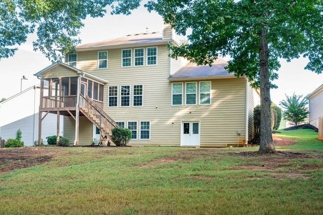 Building Photo - 53 Lakeside Terrace