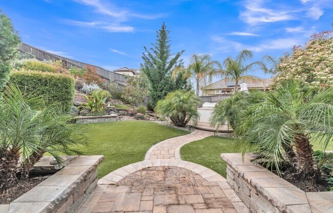 Building Photo - 612 Idlewood Pl