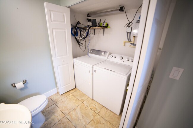 Building Photo - 2010 3rd St