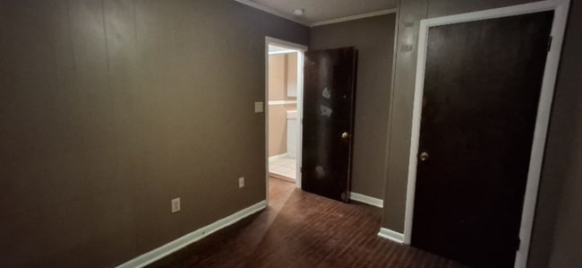 Building Photo - 4701 Lynch Dr