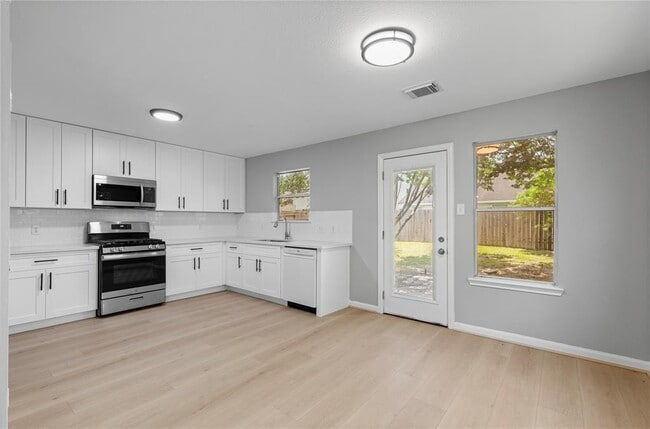 Building Photo - 1406 Hemple Dr