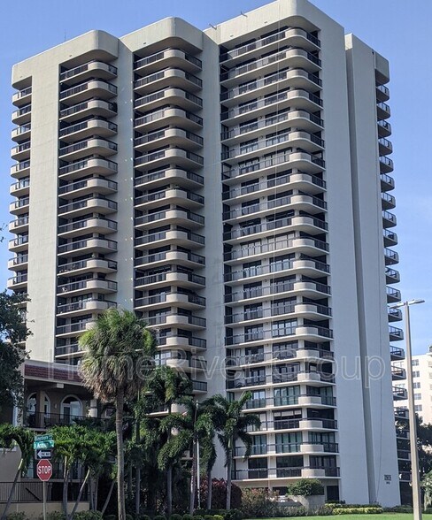 Building Photo - 2413 Bayshore Blvd