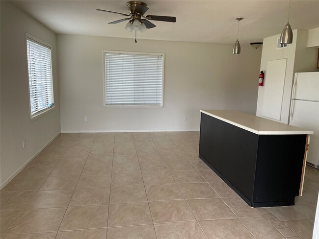 Building Photo - 6107 Snug Harbor Blvd