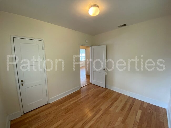 Building Photo - 1021-1023 Munsen Springs Drive - Inside CoC - R16501-02-13