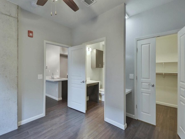 Building Photo - 2822 Rio Grande St