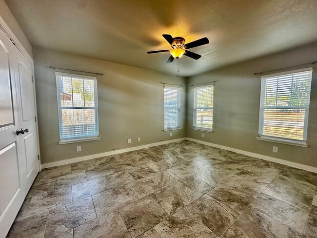 Building Photo - Riverfront Bungalow #9