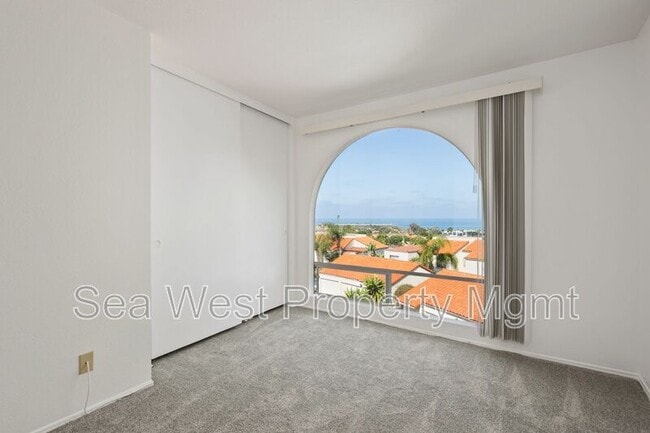 Building Photo - 914 Caminito Madrigal