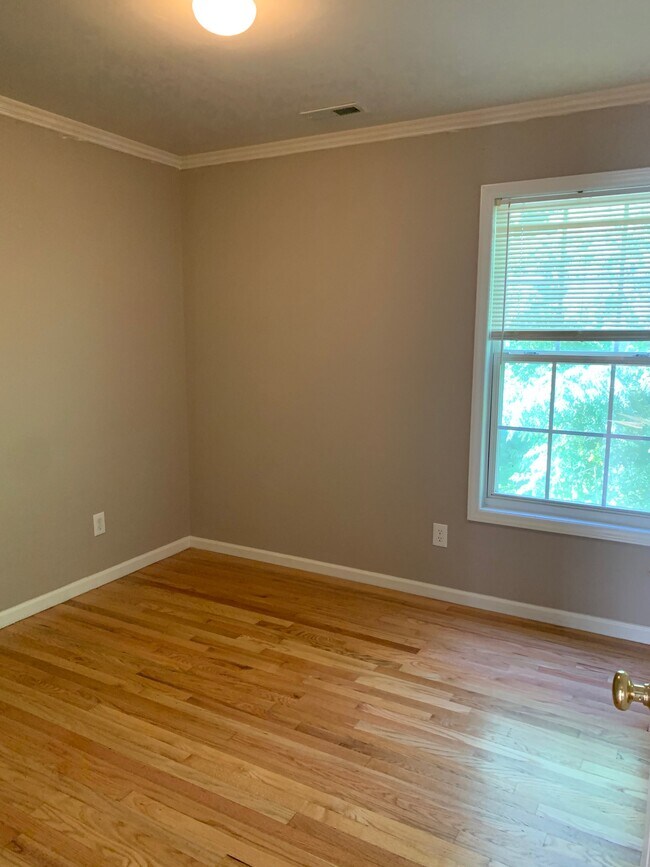 Building Photo - 8530 Guerro Ct