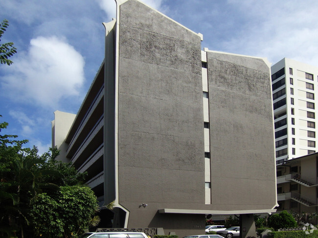 Building Photo - Makiki Bel Air