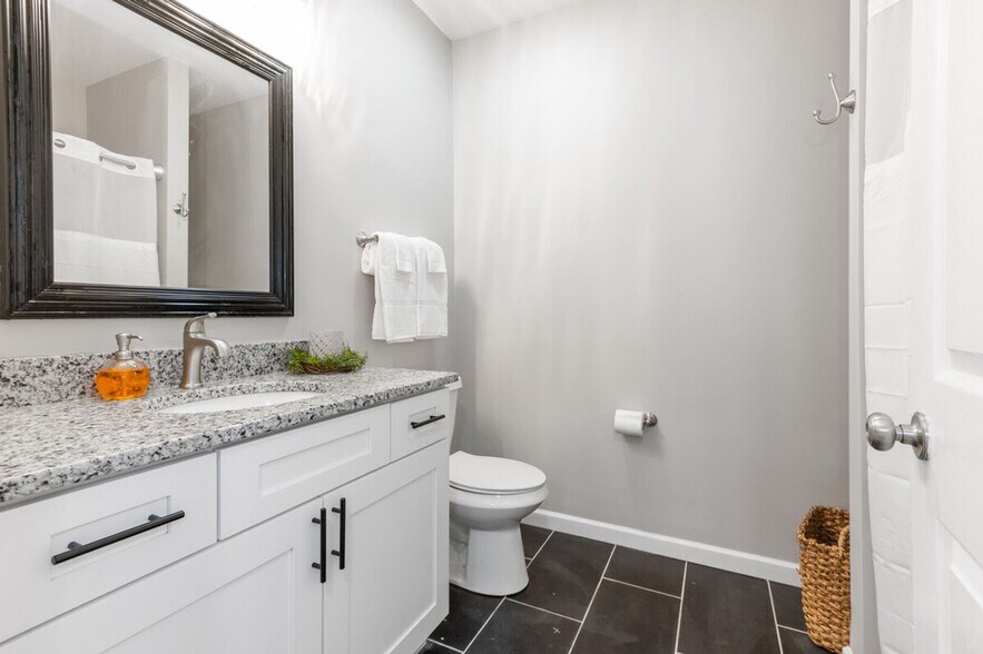 Building Photo - 535 Douthit Ferry Rd