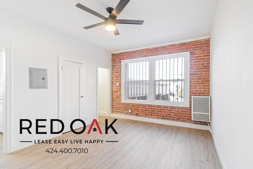 Primary Photo - 245 N Kenmore Ave