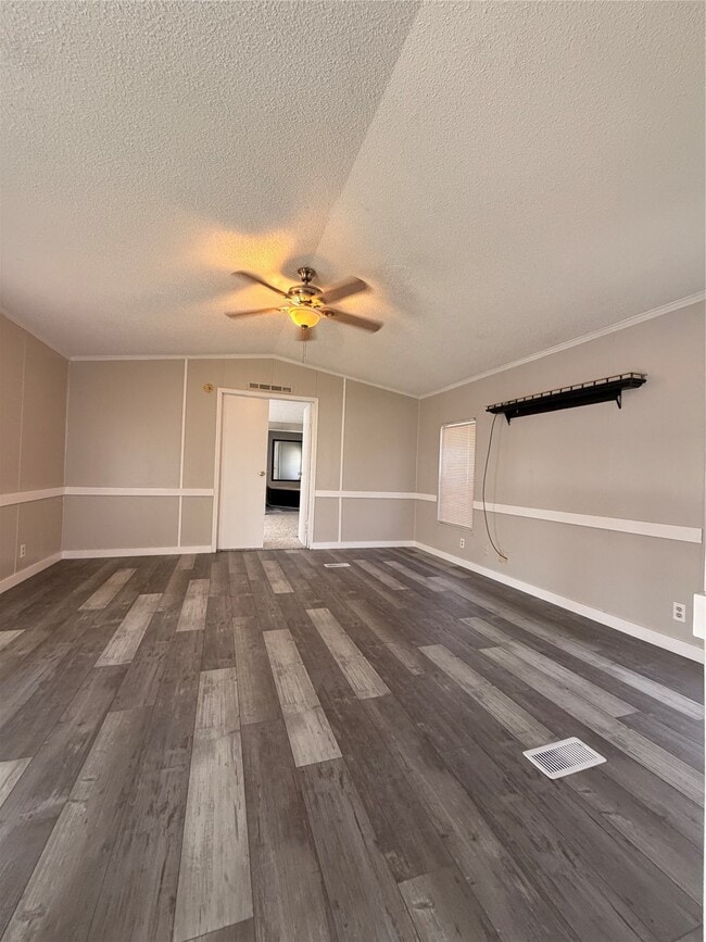 Building Photo - 14329 Greenville St